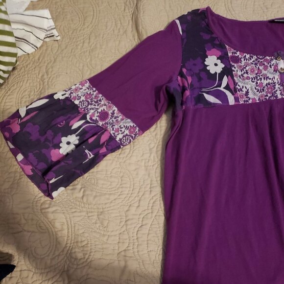 Avenue PurpleFloral Yoke Top - Henley button scoop - Picture 2 of 7